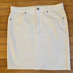 Universal Thread White Denim Skirt Size 10/30